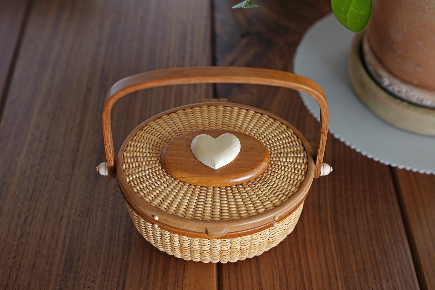 Nantucket Keepsake Basket with Carved Heart Lid