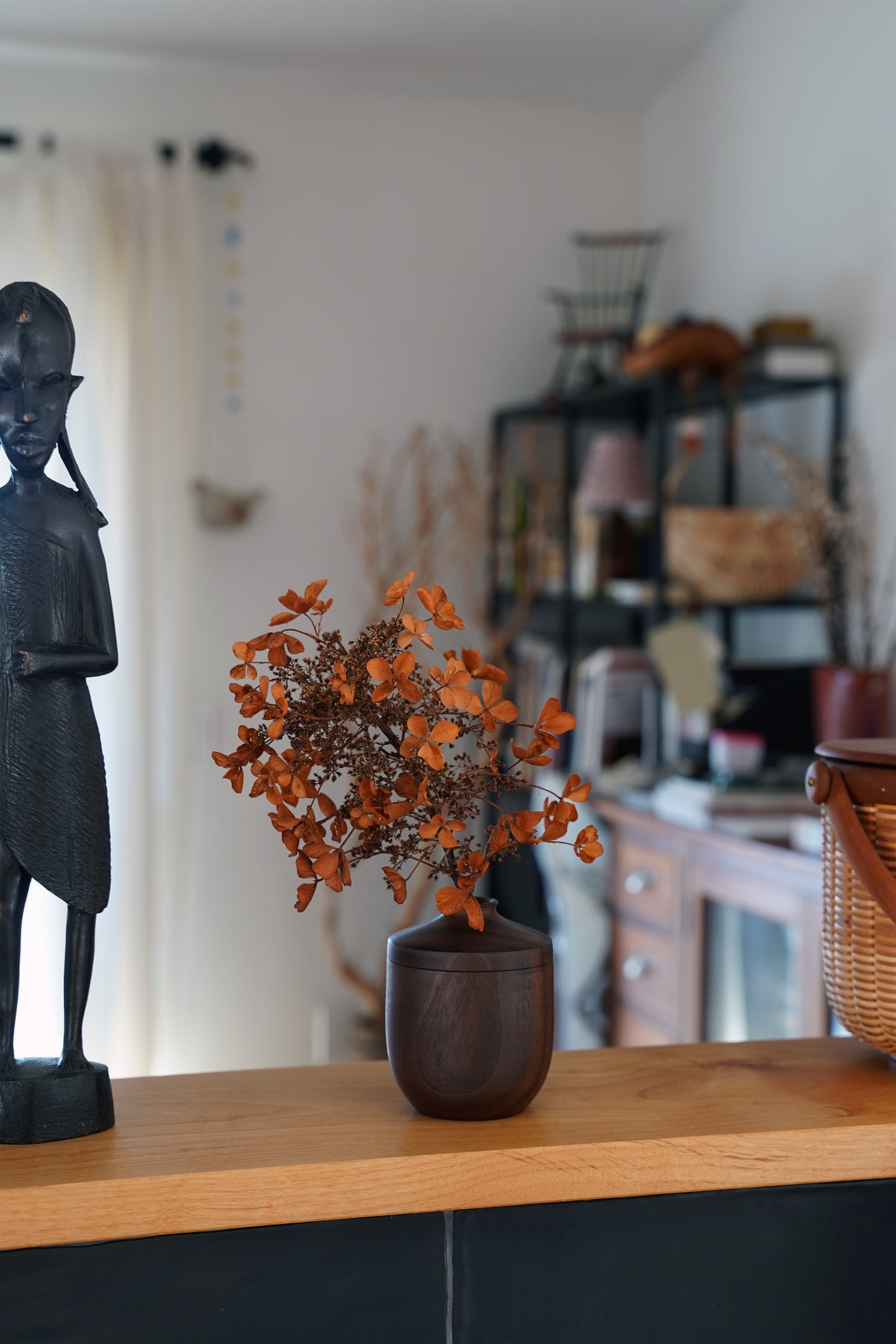 Walnut Bud Vase Box – Small Wooden Vase & Storage